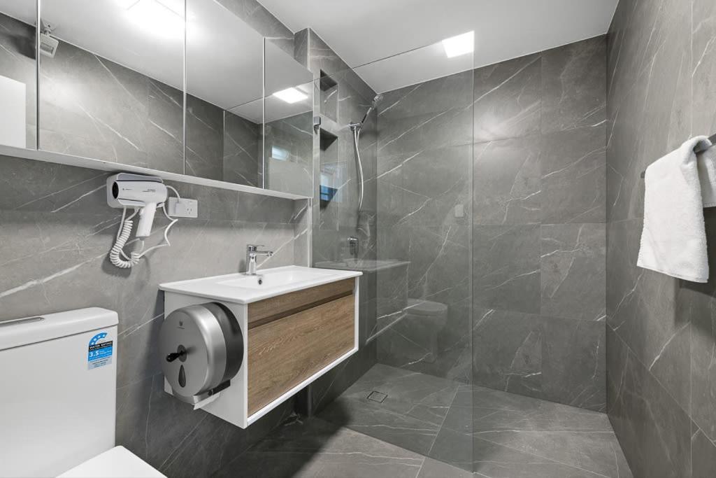 Guest house Prime Double - Ac - Seconds To Cbd - Near Uts& Usyd& Darling Harbour& High Rated Restaurants - Shared Bathroom Sydney