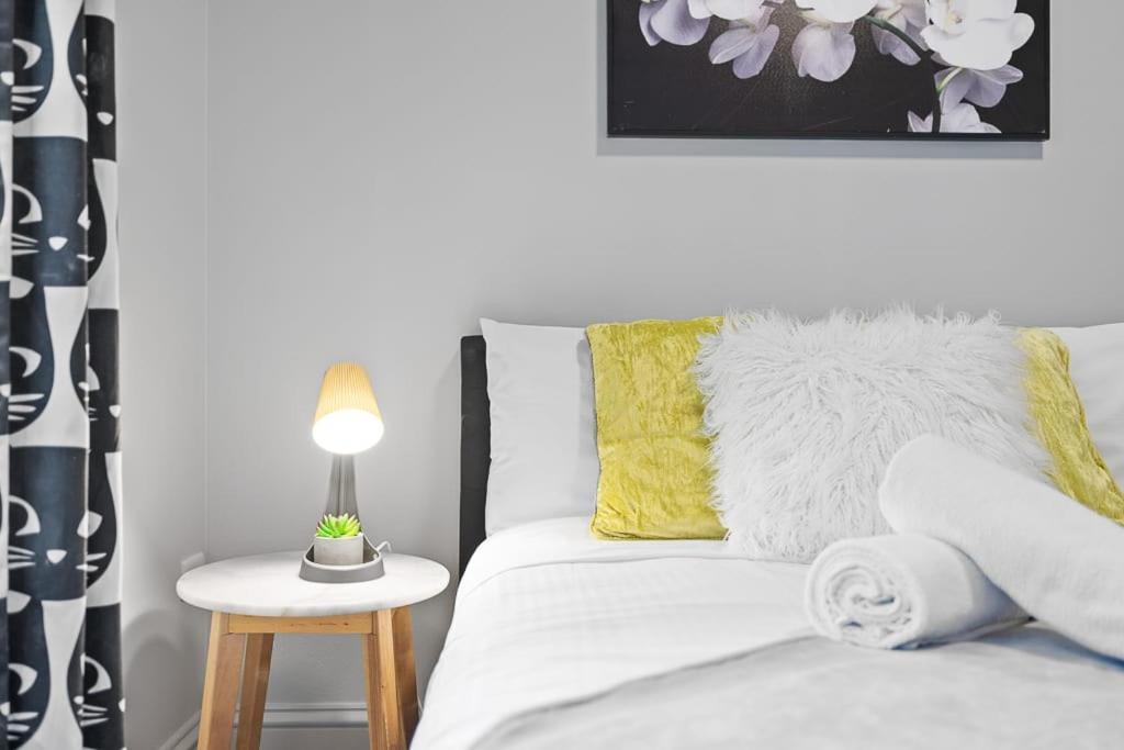 Prime Double - Ac - Seconds To Cbd - Near Uts& Usyd& Darling Harbour& High Rated Restaurants - Shared Bathroom Sydney
