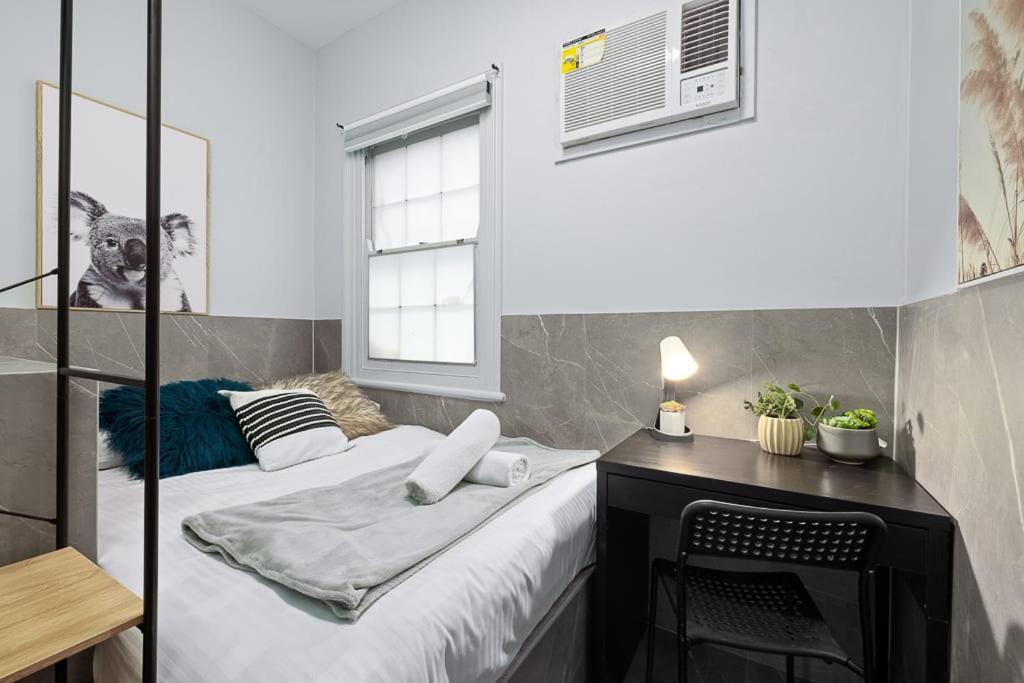 Guest house Prime Double - Ac - Seconds To Cbd - Near Uts& Usyd& Darling Harbour& High Rated Restaurants - Shared Bathroom Sydney