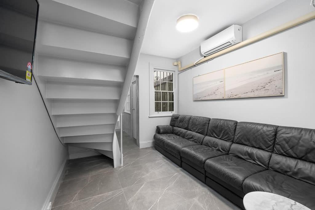 Prime Double - Ac - Seconds To Cbd - Near Uts& Usyd& Darling Harbour& High Rated Restaurants - Shared Bathroom