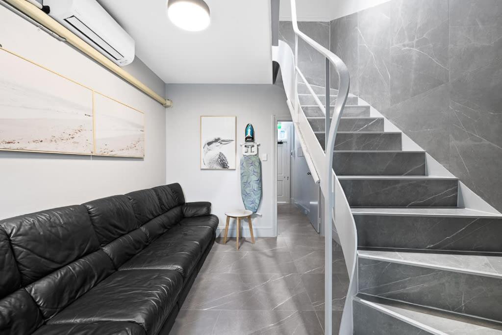 Guest house Prime Double - Ac - Seconds To Cbd - Near Uts& Usyd& Darling Harbour& High Rated Restaurants - Shared Bathroom *