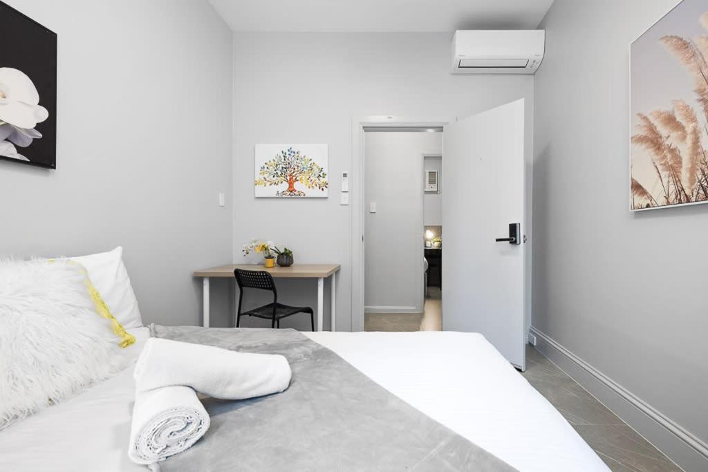 Prime Double - Ac - Seconds To Cbd - Near Uts& Usyd& Darling Harbour& High Rated Restaurants - Shared Bathroom Guest house